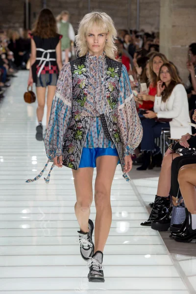 Look 23